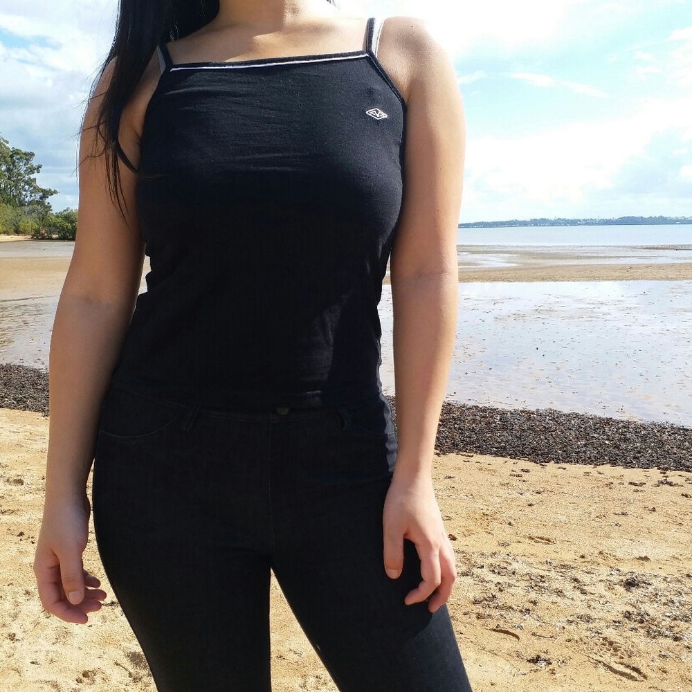 VISCAP Athletic Apparel black and white top
